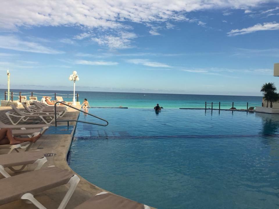 Ocean Front Suite, Balcony, Kitchen. Cancún Zewnętrze zdjęcie